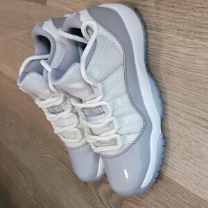 Air Jordan 11 Retro Low Cement Grey (GS) Size 6Y Big Boys
